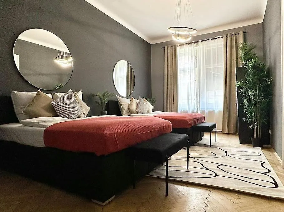Spacious Living I Luxury Design Vienna 0*,